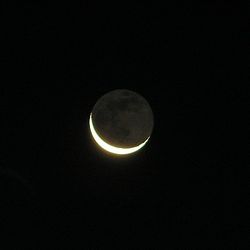 250px-Earthshine_2005-09-01.jpg 250×250 2K 250px-Earthshine_2005-09-01.jpg 250×250 2K